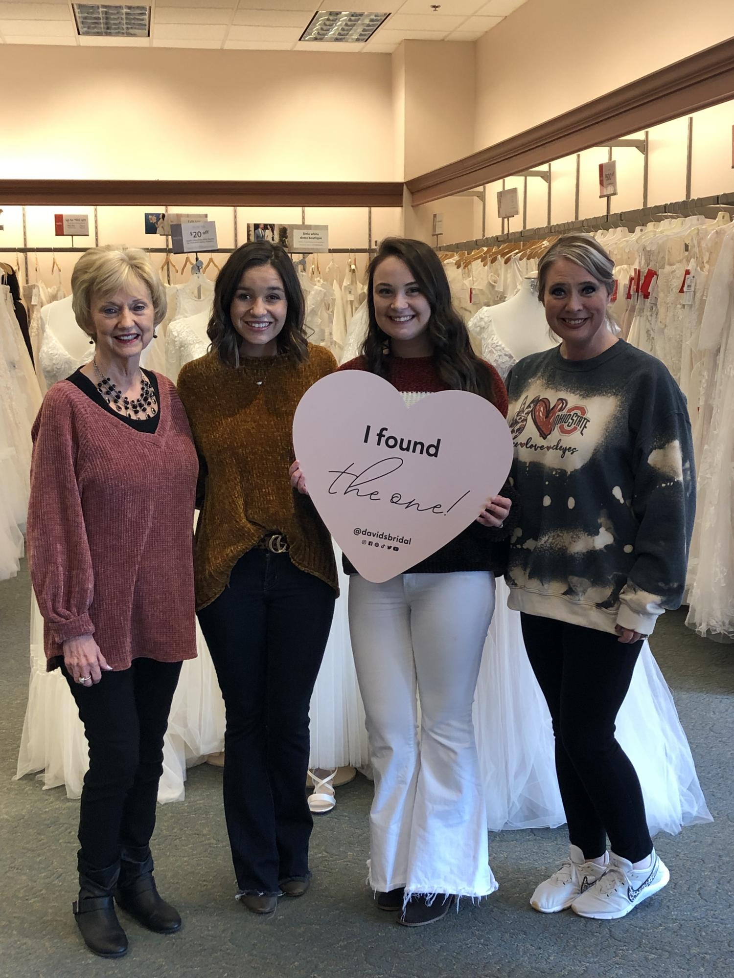 Kayelee said “Yes to the Dress”!