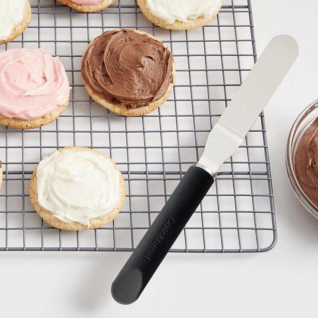 Crate & Barrel - Small Offset Icing Spatula