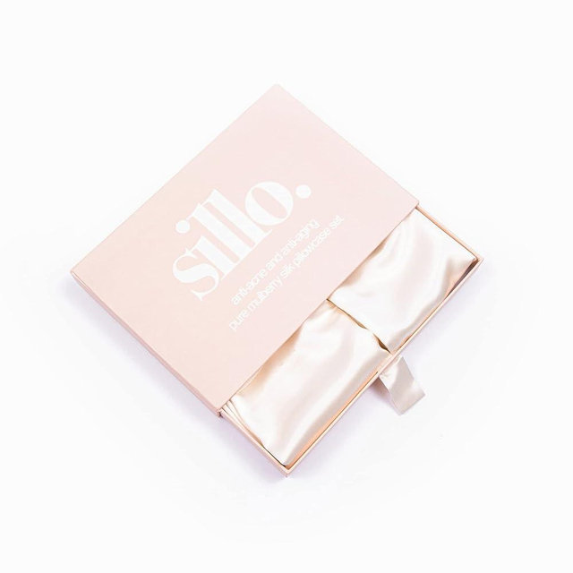 Sillo Silk Pillow Cases 2 Pack with Delicate Wash Bag - Mulberry Silk for Hair and Skin, Acne Pillowcase, Anti Acne Pillow Case, Cooling for Hot Sleepers, Hypoallergenic, Queen (Ivory White)