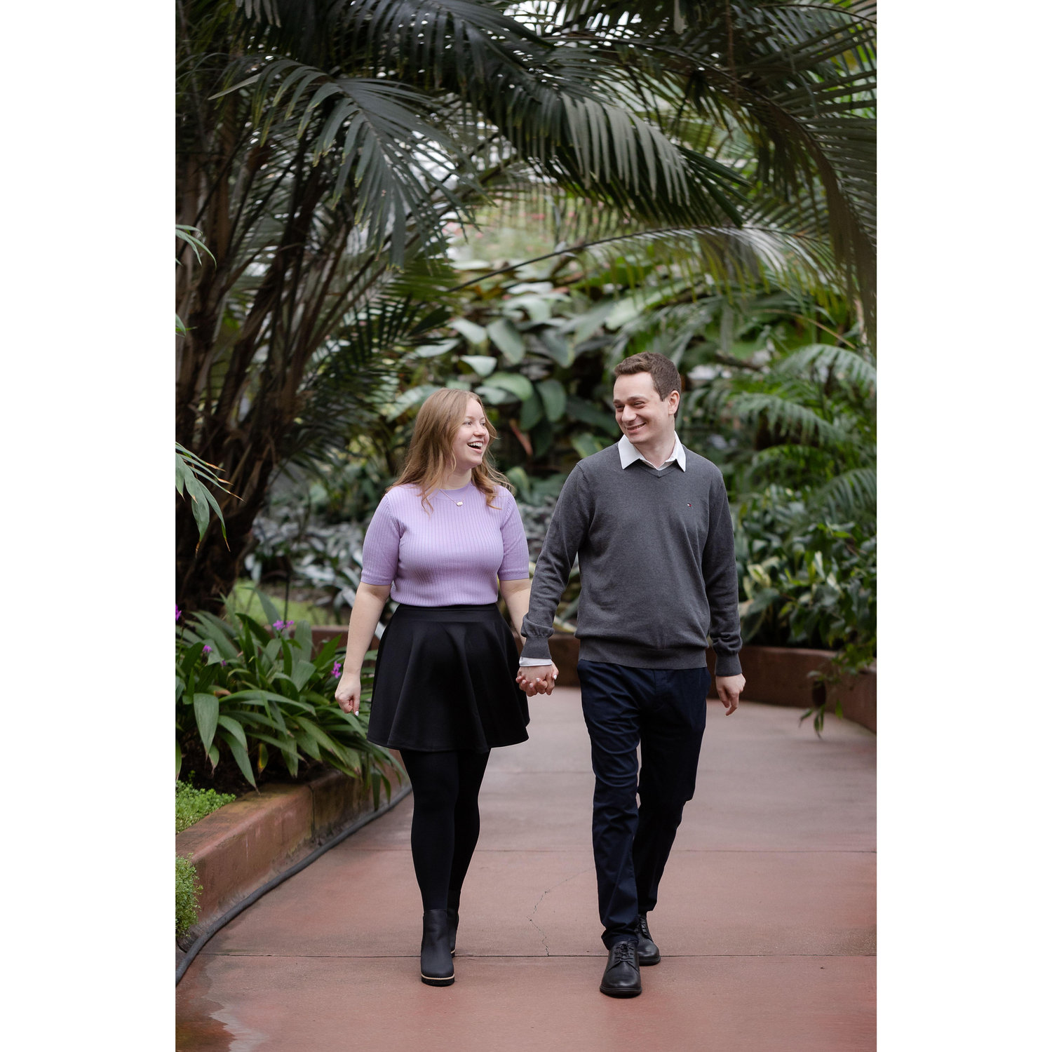 Engagement photos at Garfield Park Conservatory in Chicago