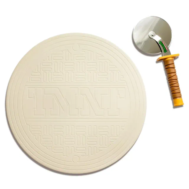 Teenage Mutant Ninja Turtles Baking Stone and Pizza Cutter Set