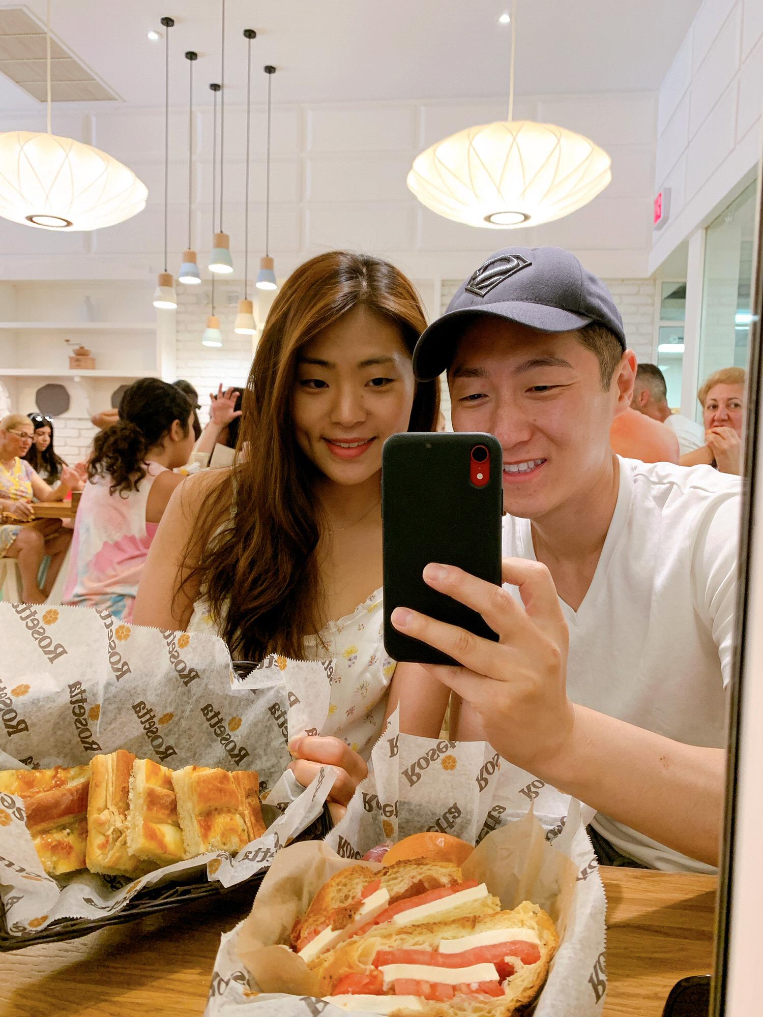 7.22.2019
Bonjour! Bon appetit. Steve can have bread for breakfast, lunch and dinner. Yes, he loves carbs :)