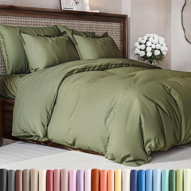 Duvet Cover King Size Set - Extra Soft King Duvet Cover 104" x 90" with 2 Pillow Shams - Hotel Luxury, Easy Care & Fade Free w/ Zipper Closures & Ties - All Season, Comfy and Breathable (Sage Green)