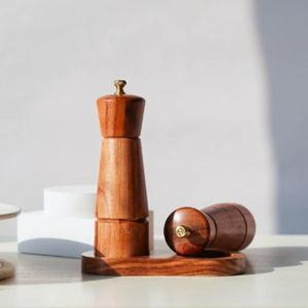 Salt and Pepper Grinder Set with Tray, Adjustable Ceramic Grinder Salt Mill, Stainless Steel Grinder Pepper Mill, Acacia Wood, 16.5 cm / 6.5inch Height, Bottom Dia 5 cm (Tray is Included)