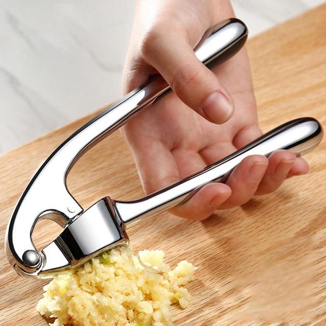 Garlic Press 2 in 1 Professional Zinc Alloy Garlic Mincer Ginger Squeezer Heavy Duty Garlic Crush Chopper - Durable and Easy to Clean
