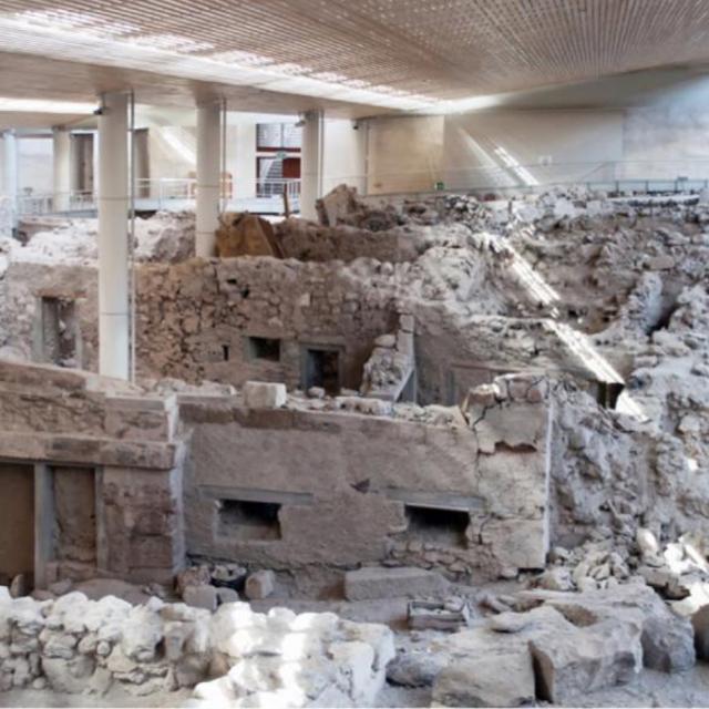 Akortiri, Santorini’s Pompeii and lunch