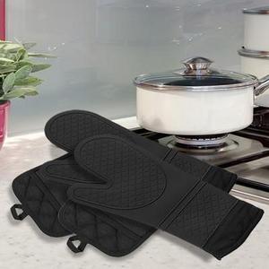Popular Bath - 4 Piece Oven Mitt and Pot Holder Set