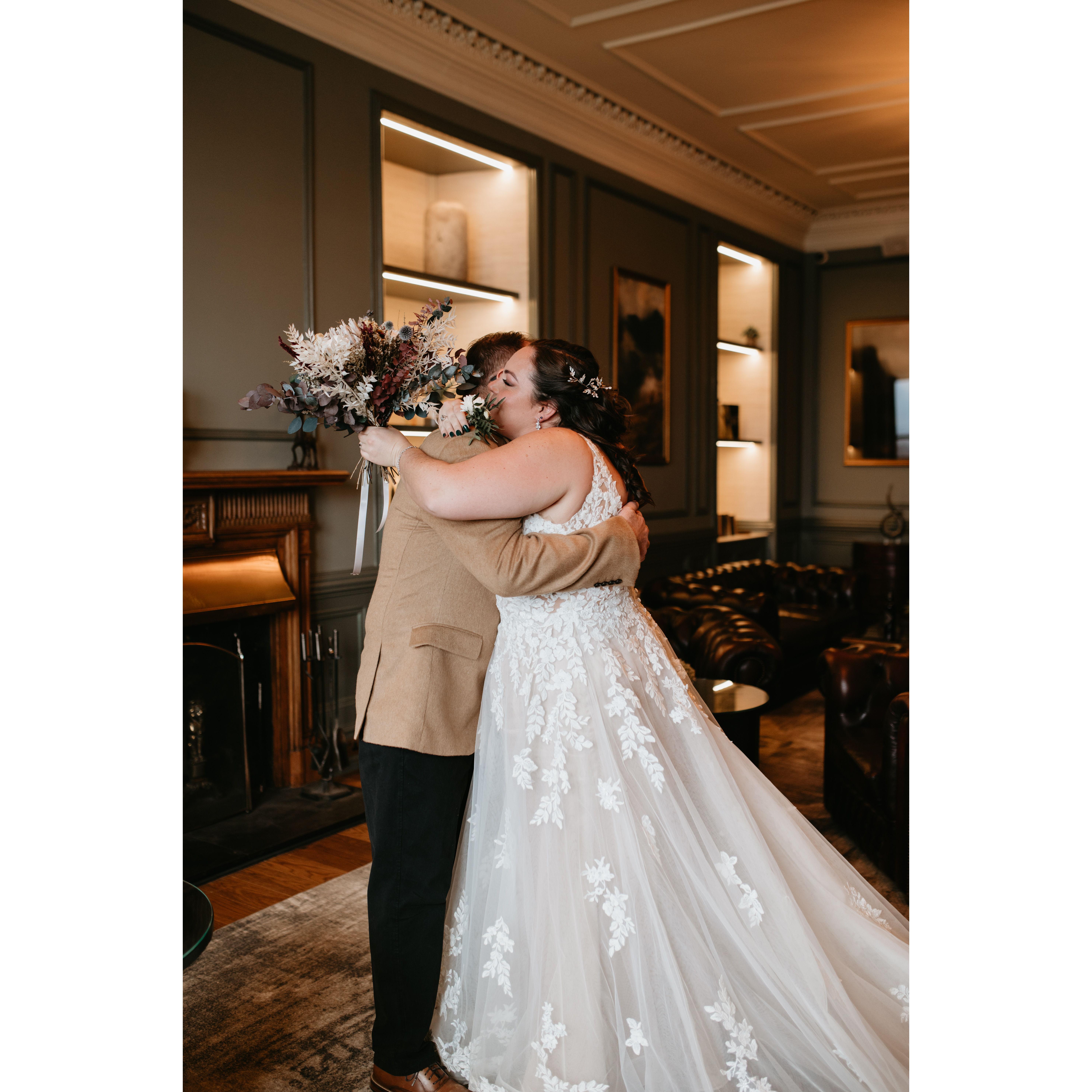 Matt waited in the lounge before Lauren came down. During their first look, they played "Little Miss Magic", by Jimmy Buffet, which would have been their father-daughter dance song!