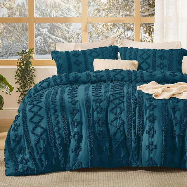 Bedsure Tufted Boho Comforter Set Queen Size - Teal Boho Bed Set, GentleSoft 3 Pieces Farmhouse Shabby Chic Embroidery Bedding, Gifts for Woman, Soft Jacquard Queen Comforter for All Seasons