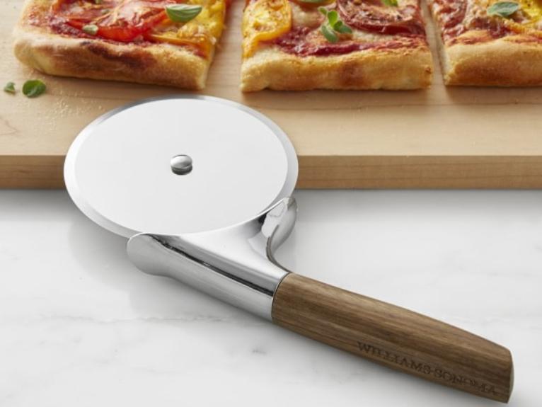 Williams Sonoma Walnut Pizza Wheel