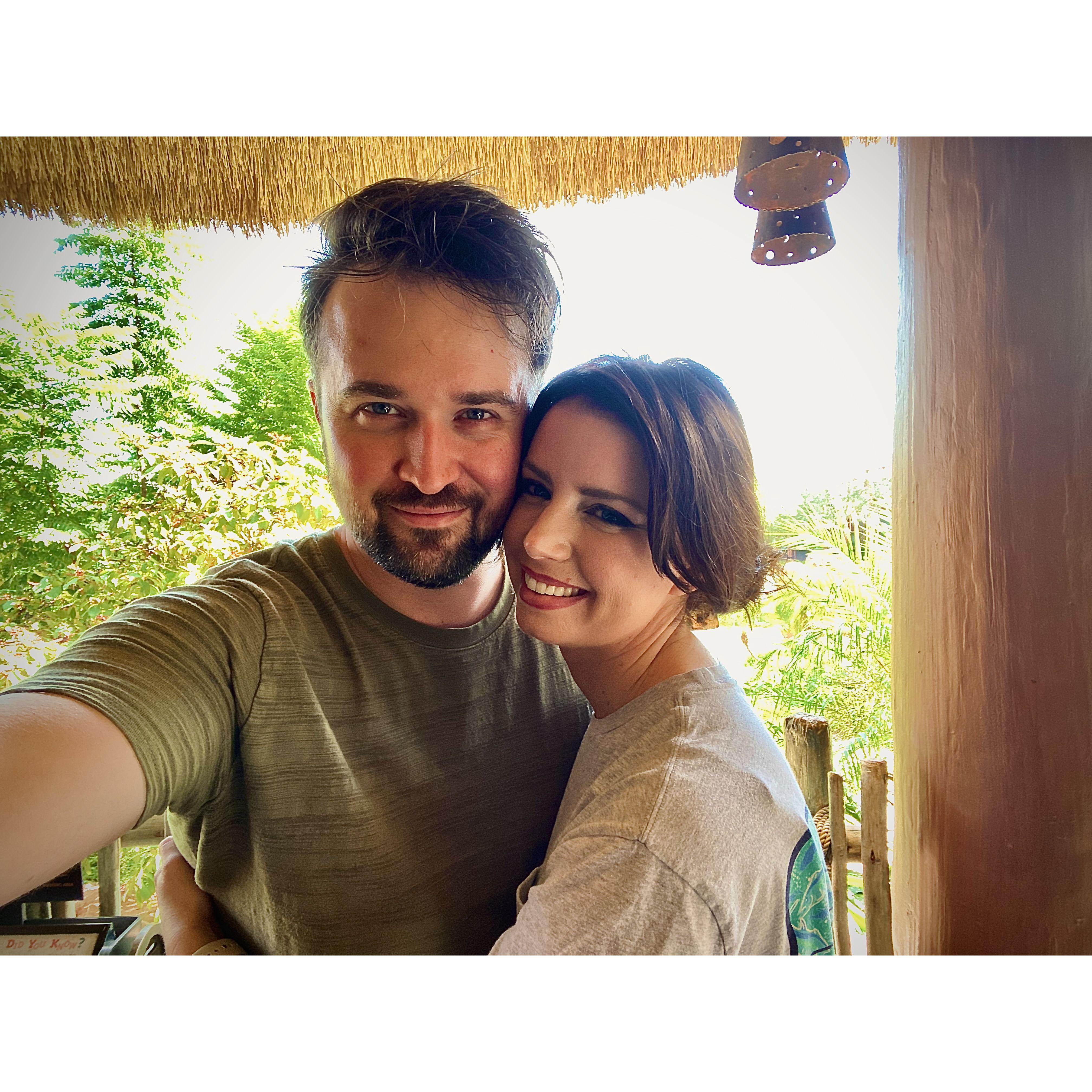 Are we on an African Safari? Close! It's a tour at the Animal Kingdom Hotel at Disney!