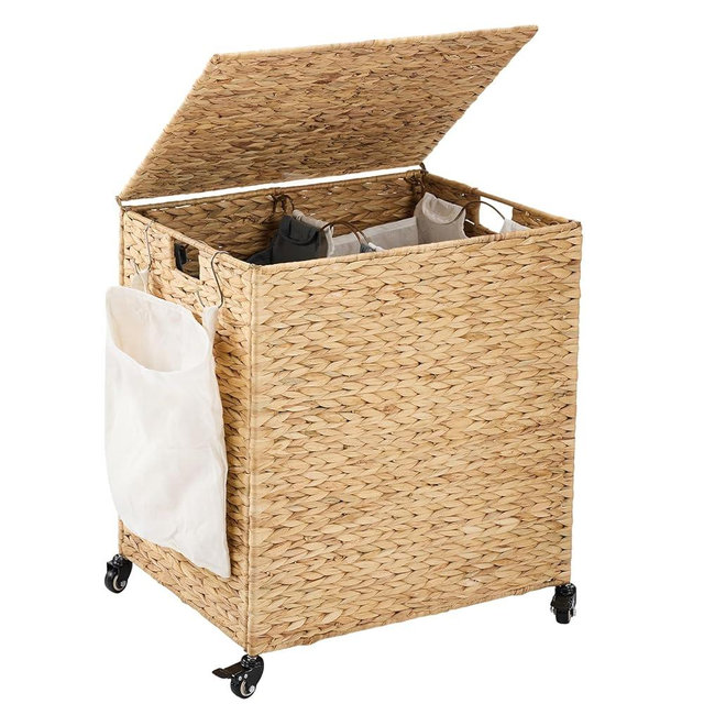 Laundry Hamper with Wheels, 40.92 Gallon(155L) Water Hyacinth Laundry Basket with Lid, 2-Section Wicker Clothes Hamper with 2 Removable Liners, Laundry Sorter with Side Pocket, Natural