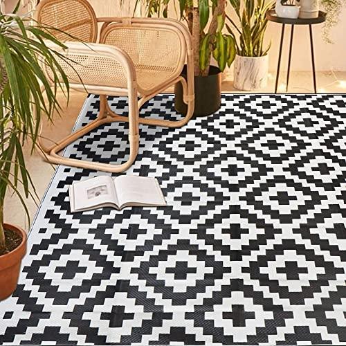 SAND MINE Reversible Mats, Plastic Straw Rug, Modern Area Rug, Large Floor Mat and Rug for Outdoors, RV, Patio, Backyard, Deck, Picnic, Beach, Trailer, Camping (5' x 8', Black & White Lattice)