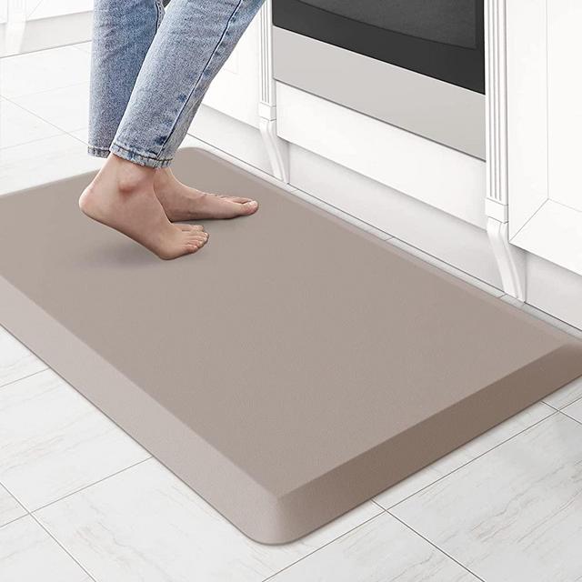 KitchenClouds Kitchen Mat Cushioned Anti Fatigue Kitchen Rug 0.75inch Waterproof Non Slip Kitchen Rugs and Mats Standing Desk Mat Comfort Floor Mats for Kitchen Sink Office (17.3"x28",Khaki)