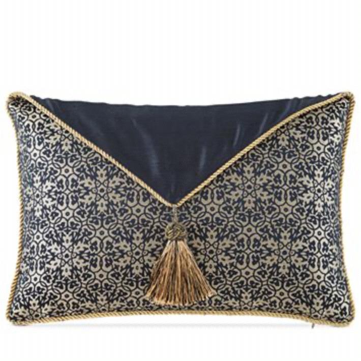 Vaughn 12" x 18" Decorative Pillow