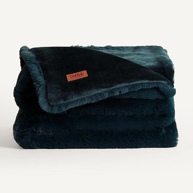 UnHide Marshmallow - Faux Fur Blanket - Heavy Weight, Extra Soft Blanket - Made from Recycled Materials - Machine Washable - Queen Size (60" x 80") - Emerald Kitten