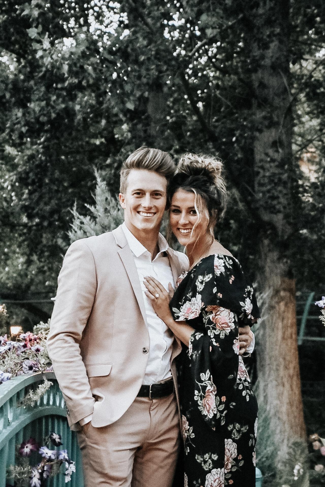 The Wedding Website of Raegan Robertson and Austin Hunsaker