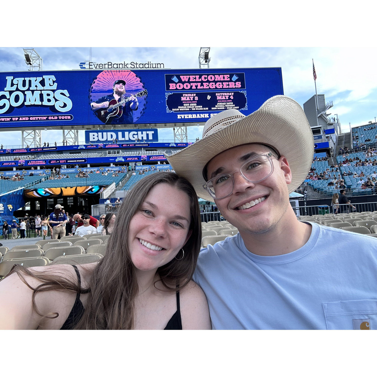 Luke Combs in Jax. Ricky surprises Mak with floor seats for her birthday!