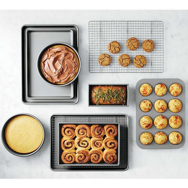 Crate & Barrel 10-Piece Non-Stick Bakeware Set