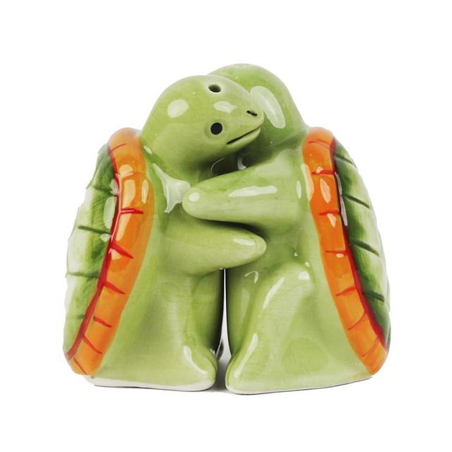 Hugging Turtles Salt and Pepper Shaker