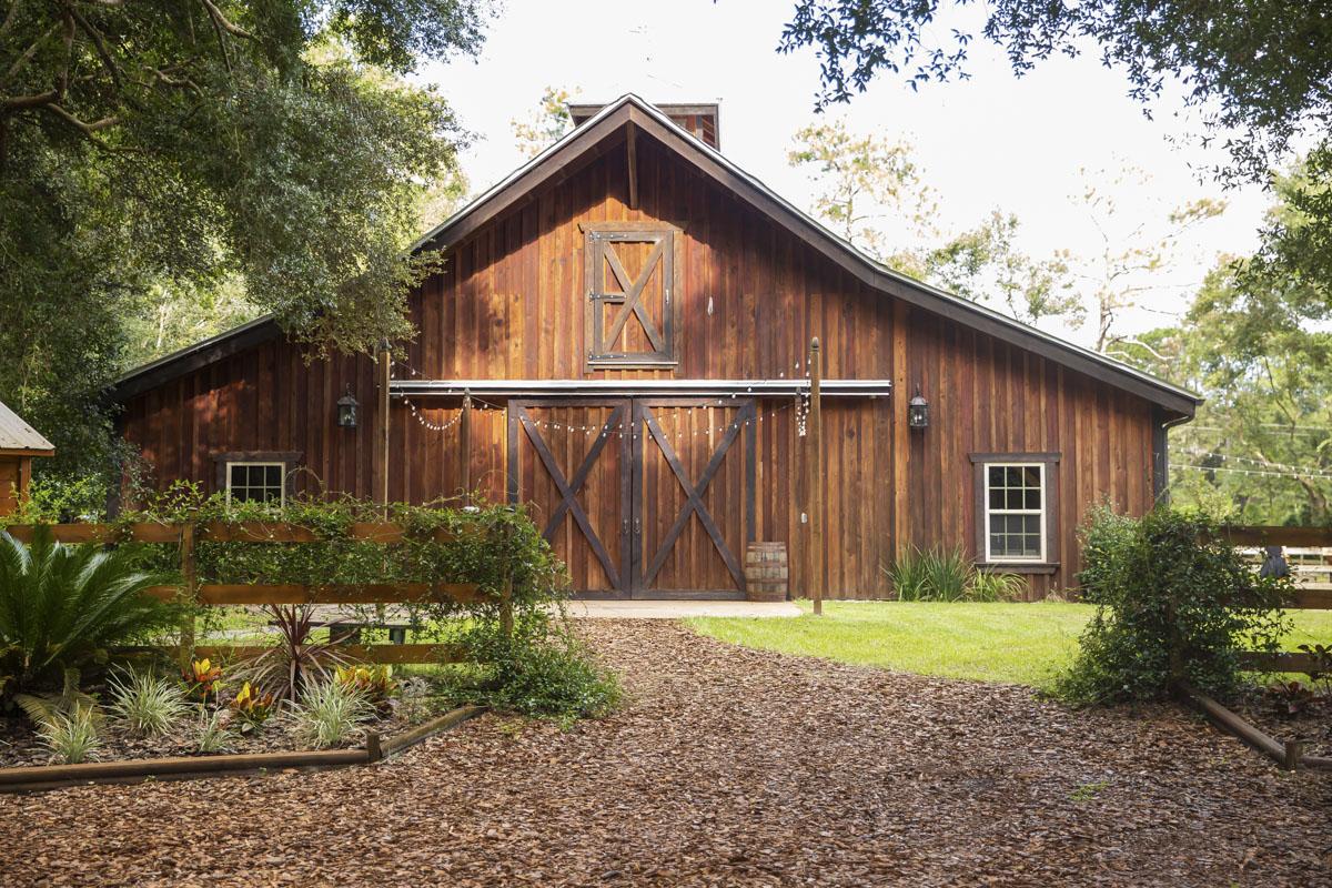 The Wedding Website of Lindsey Stephens and Travis Claxton