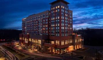 The Wedding Website of Raven Anderson and Reginald Short Jr.