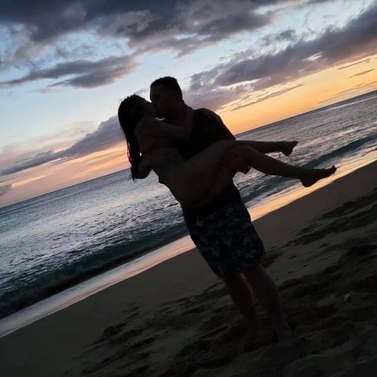 Love in Paradise!