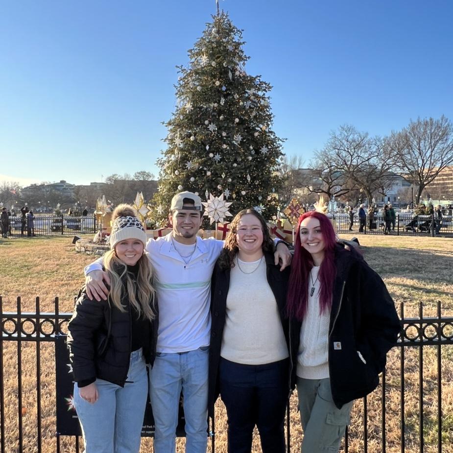 December 28, 2022: Christmas in Virginia! Eryn showed Sara around downtown DC!