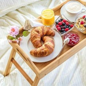Breakfast in Bed / le petit-déjeuner au lit