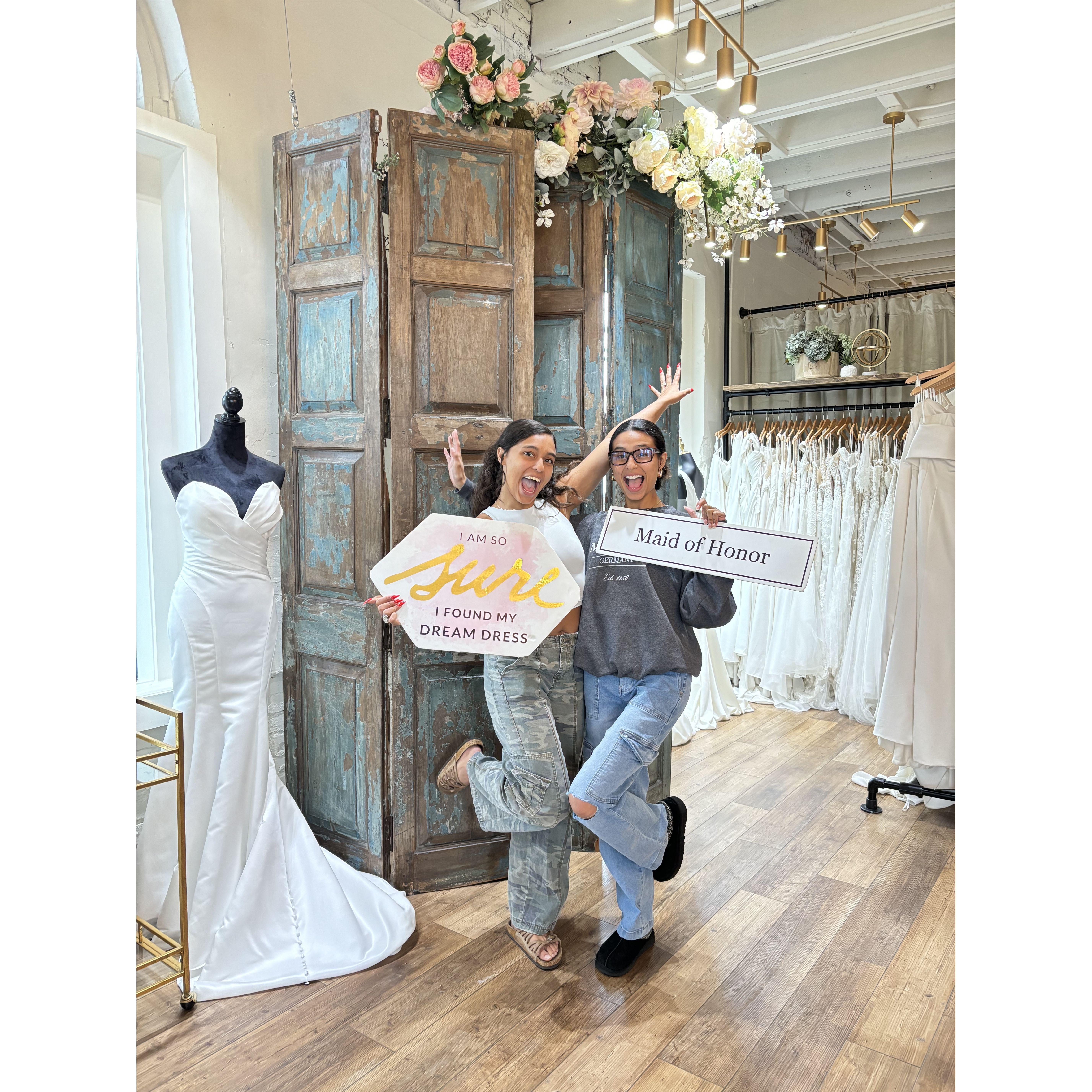 The day i picked my dress!!!