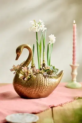 Metal Swan Planter