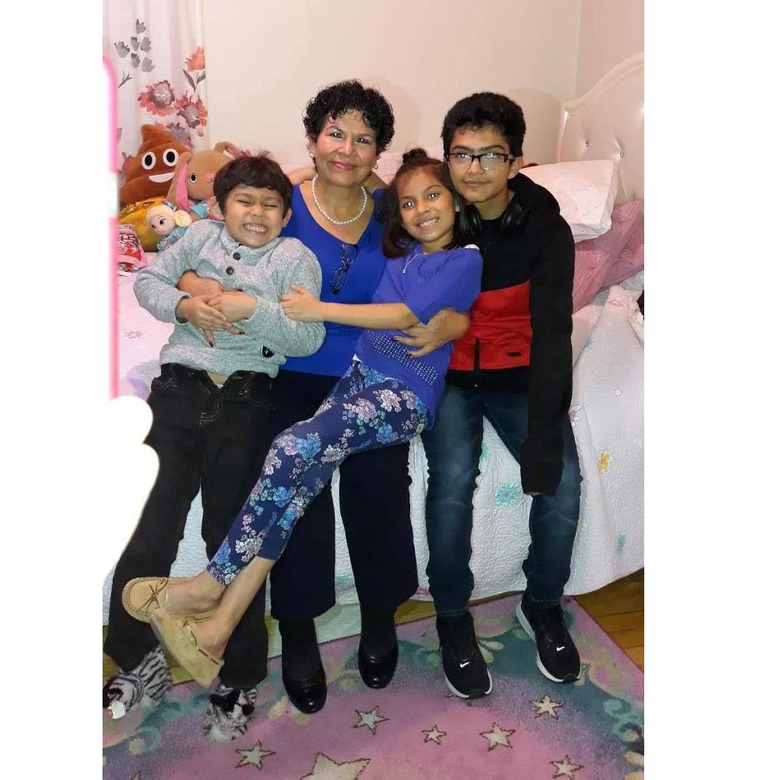 Let with her grandchildren: Ellie, Donny, Fredy