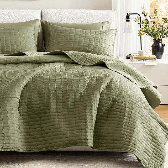 Comfort Spaces Queen Quilt Set Modern Reversible Plaid Coverlet Full Bedding Set Cozy Quilted Winter Layer, All Season Lightweight Soft Queen Size Quilt, Kienna, Full/Queen Olive Green 3 Piece