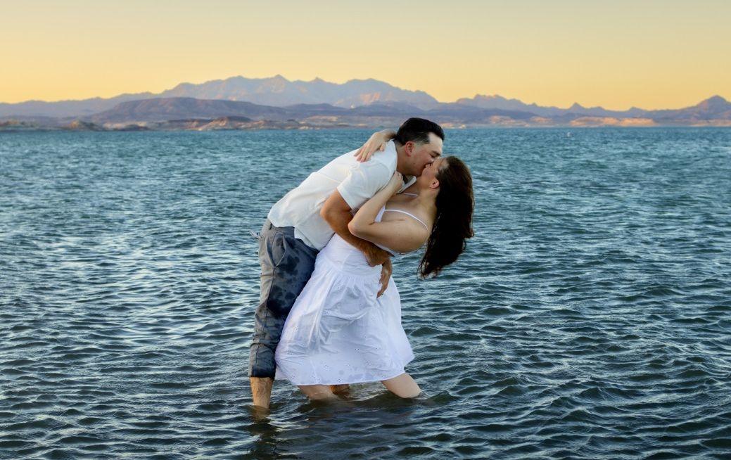 The Wedding Website of Mackenzie Hvinden and Vincent Mayo