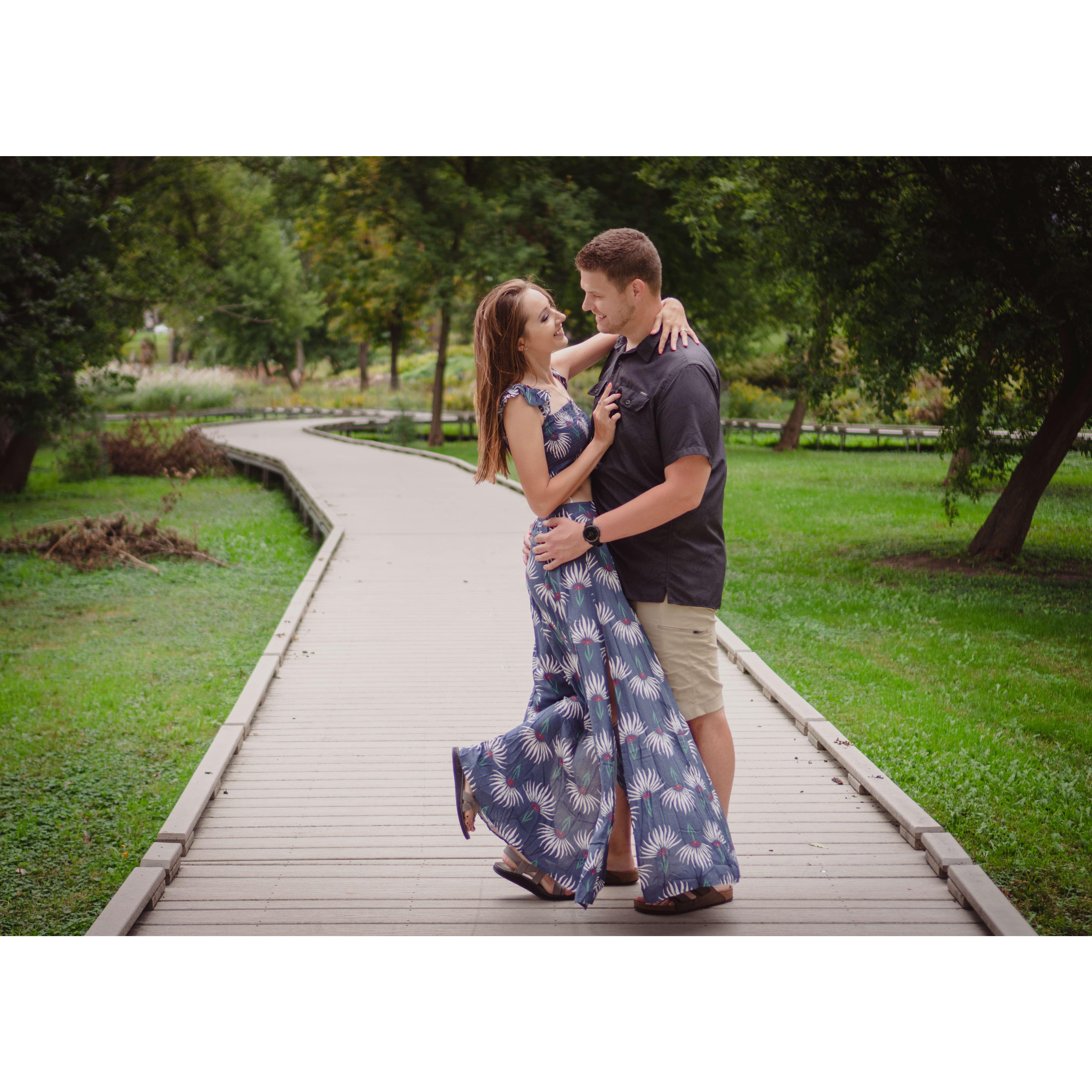 Engagement Photos in Settlers Park (Mequon/Thiensville, WI)