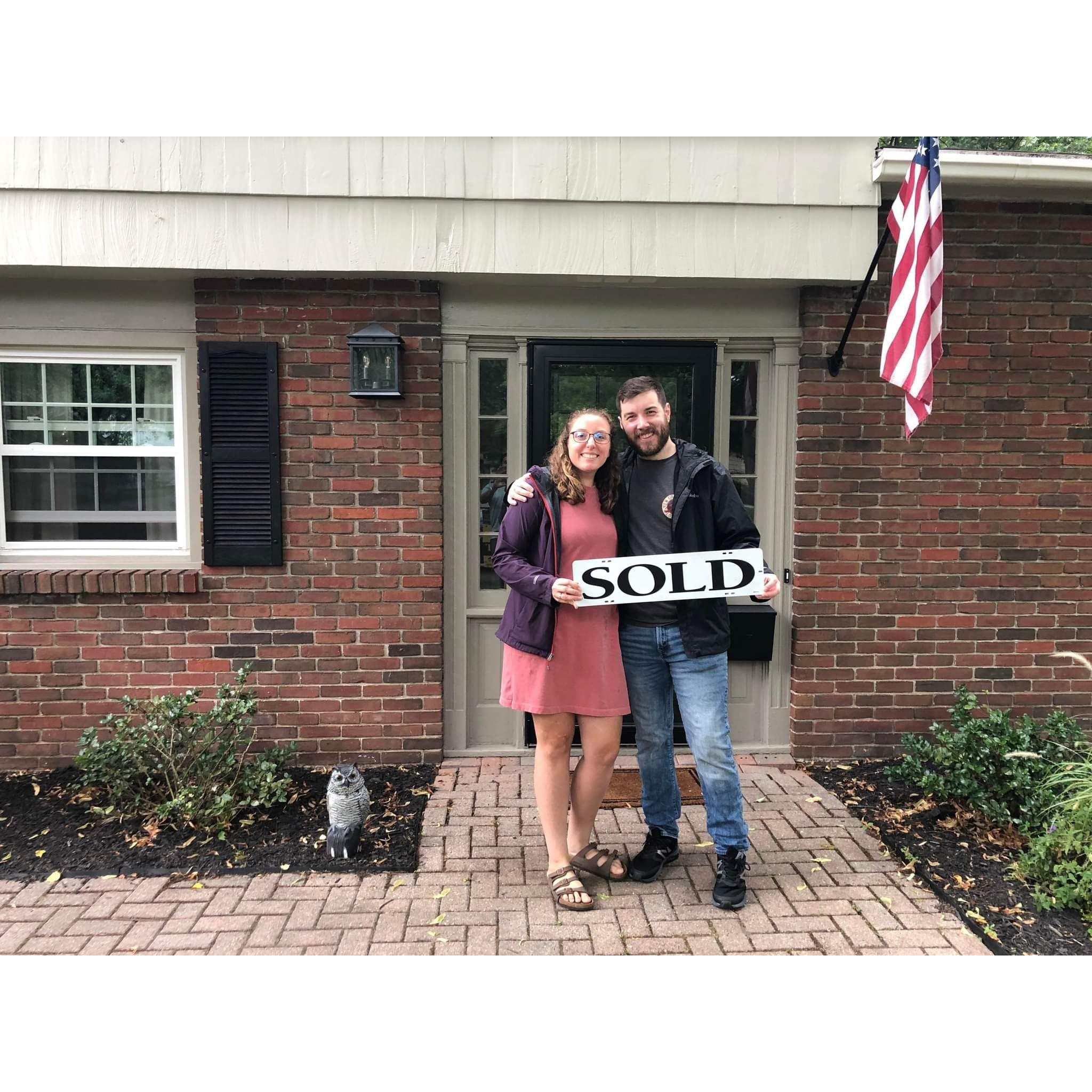 September 2022-WE BOUGHT A HOUSE. After months of searching and making offers, we finally got one to call our own and it is perfect for us <3