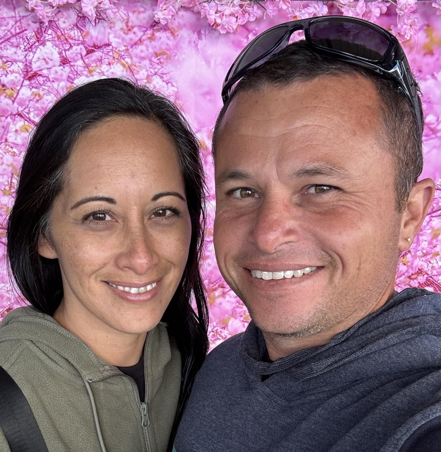 The Wedding Website of Roxanne Keahiolalo and Levon Acia