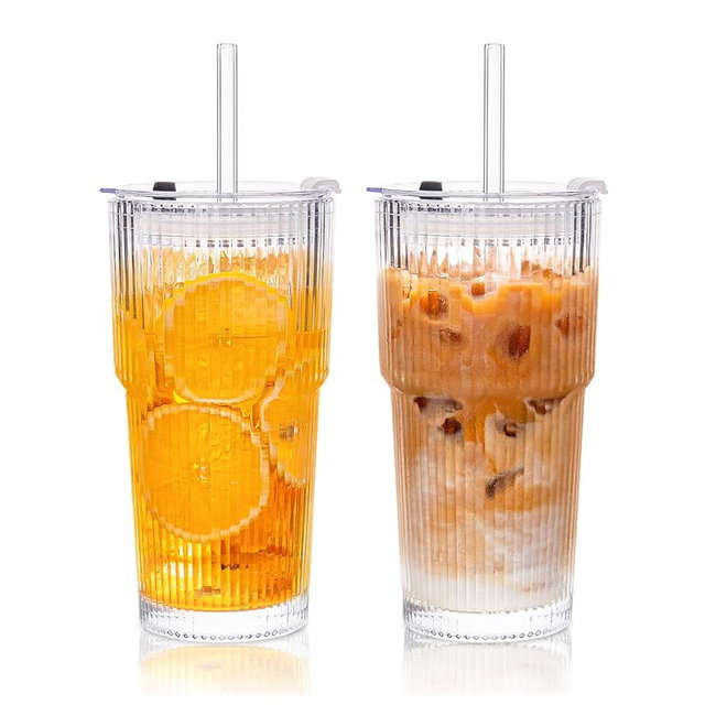 KEMORELA 2-Pack Ribbed Glass Tumblers with Lids & Straws – Vintage Iced Coffee Cups, Reusable Smoothie & Cocktail Drinking Glasses, Clear Glassware for Home or Cafe