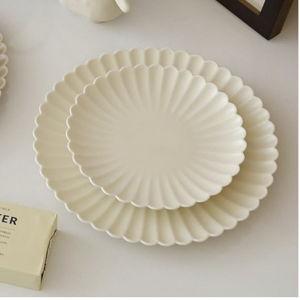 WENSHUO Daisy Plates Set of 6, 9-inch Round, Matte Crème (Appetizer Plate)