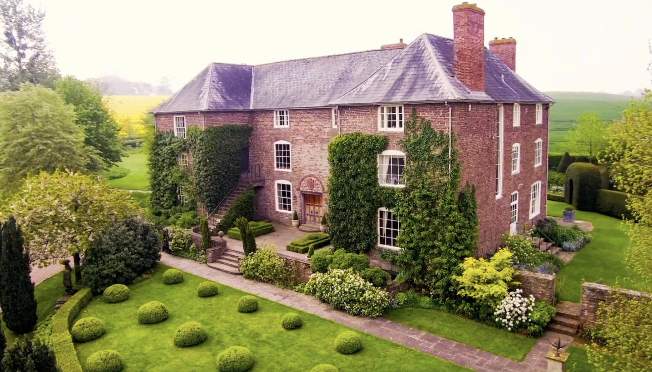 The Wedding Website of Lucy Higgins and Rege Batchu