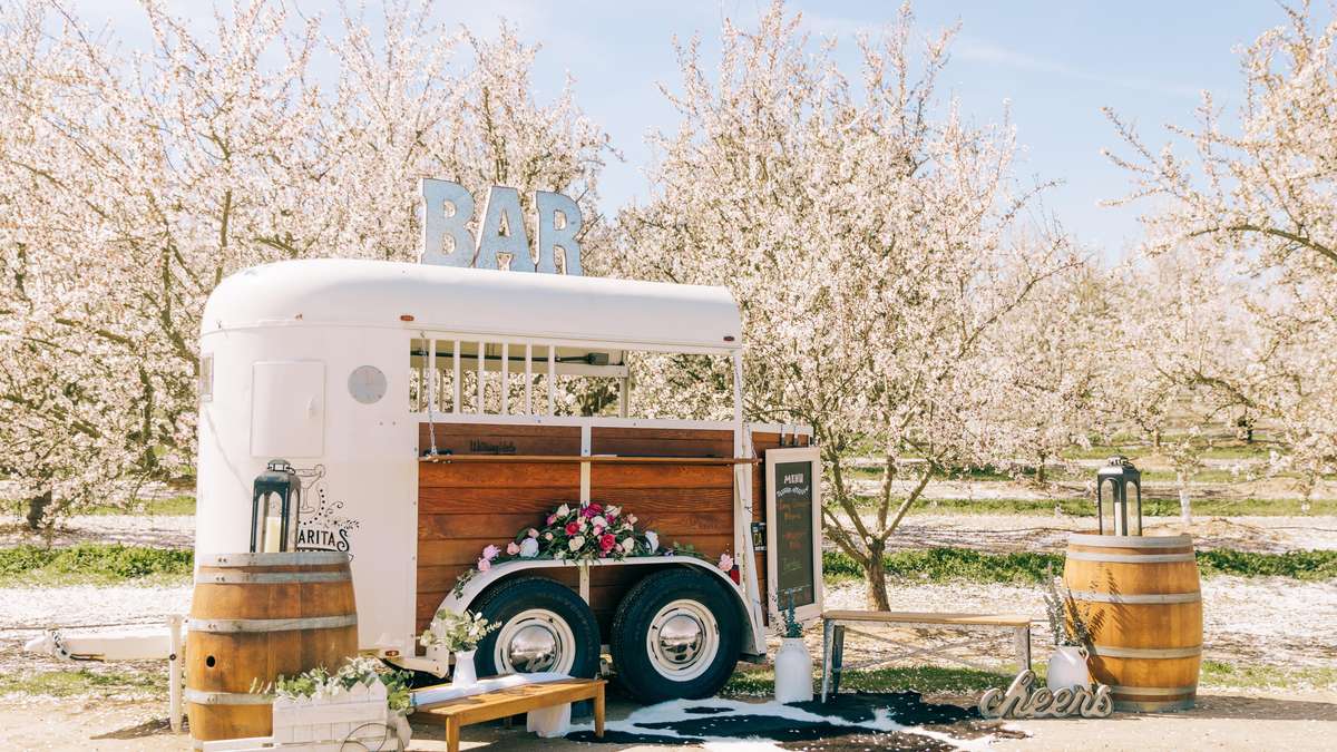 Margaritas Mobile Bar Wedding Bar Services & Beverages Zola