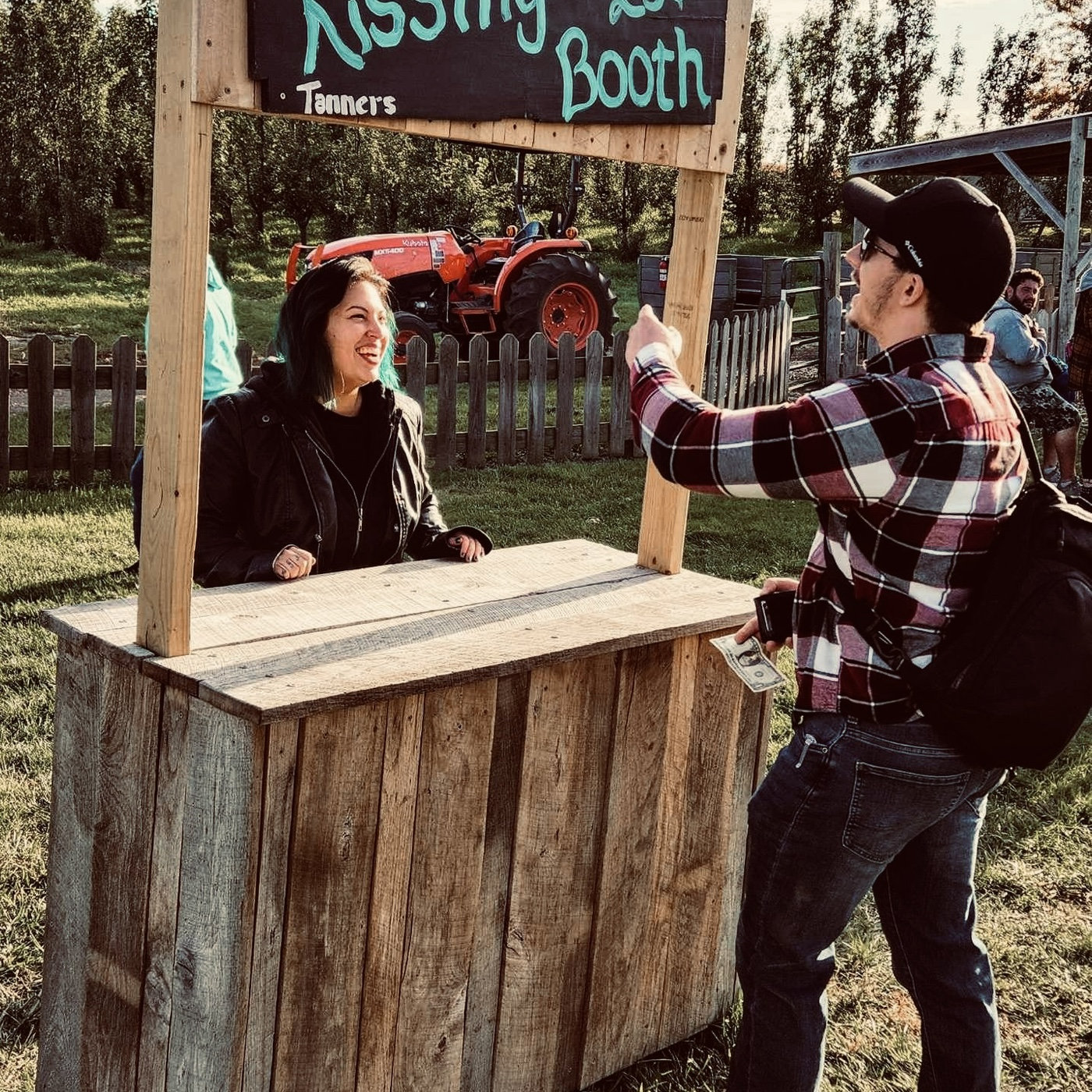 Kissing booth