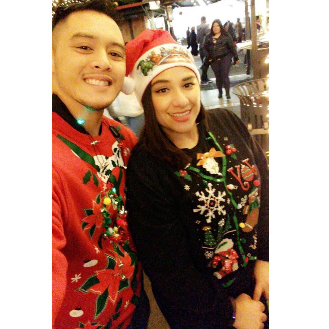 (The Grove in LA-2016)
Our very first Christmas together
Nuestra primera Navidad juntos