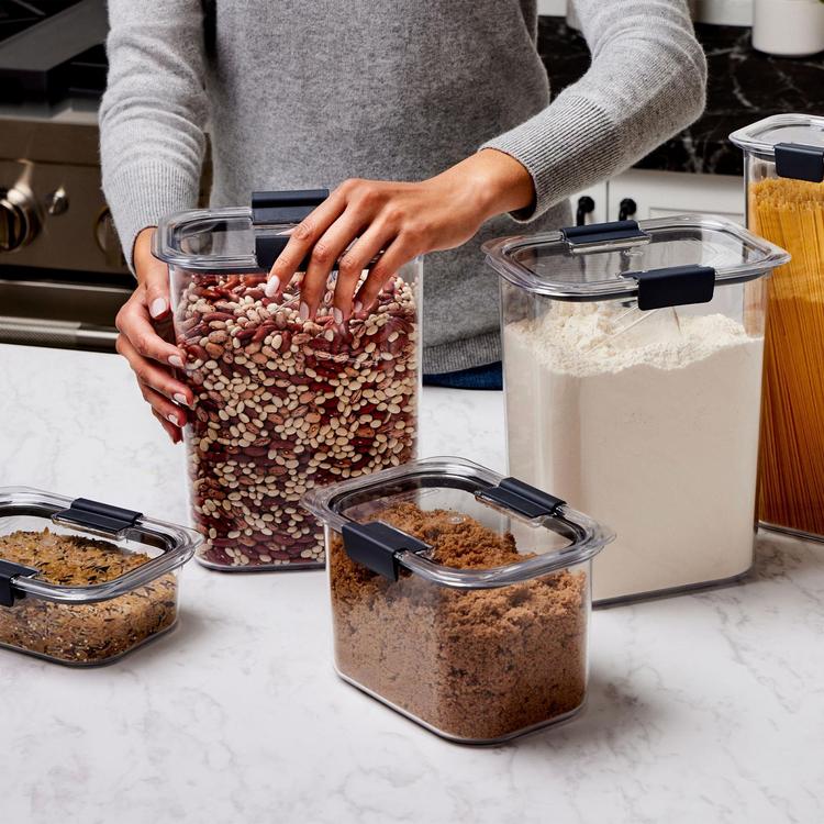 M*i様 Rubbermaid プレミアムフードストレージシステム 7個セット Rubbermaid, Brilliance Pantry 8-Piece Food Storage Container Set
