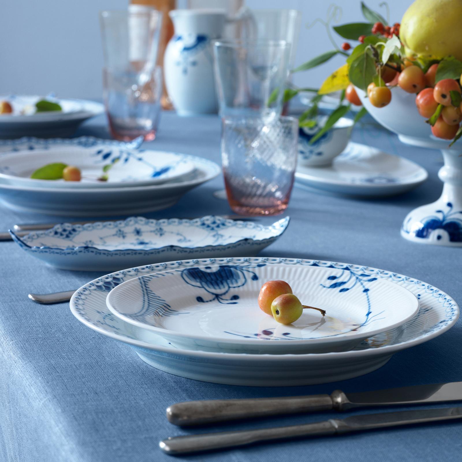   Blue Fluted Mega 皿２枚セット Royal Copenhagen, Blue Fluted Mega Salad Plate | Zola