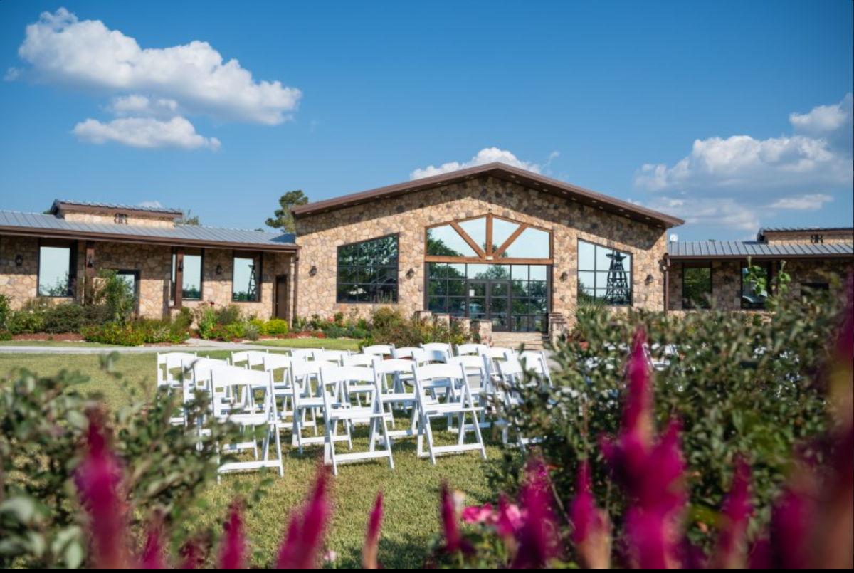 The Wedding Website of Karina Benito and Israel Valero