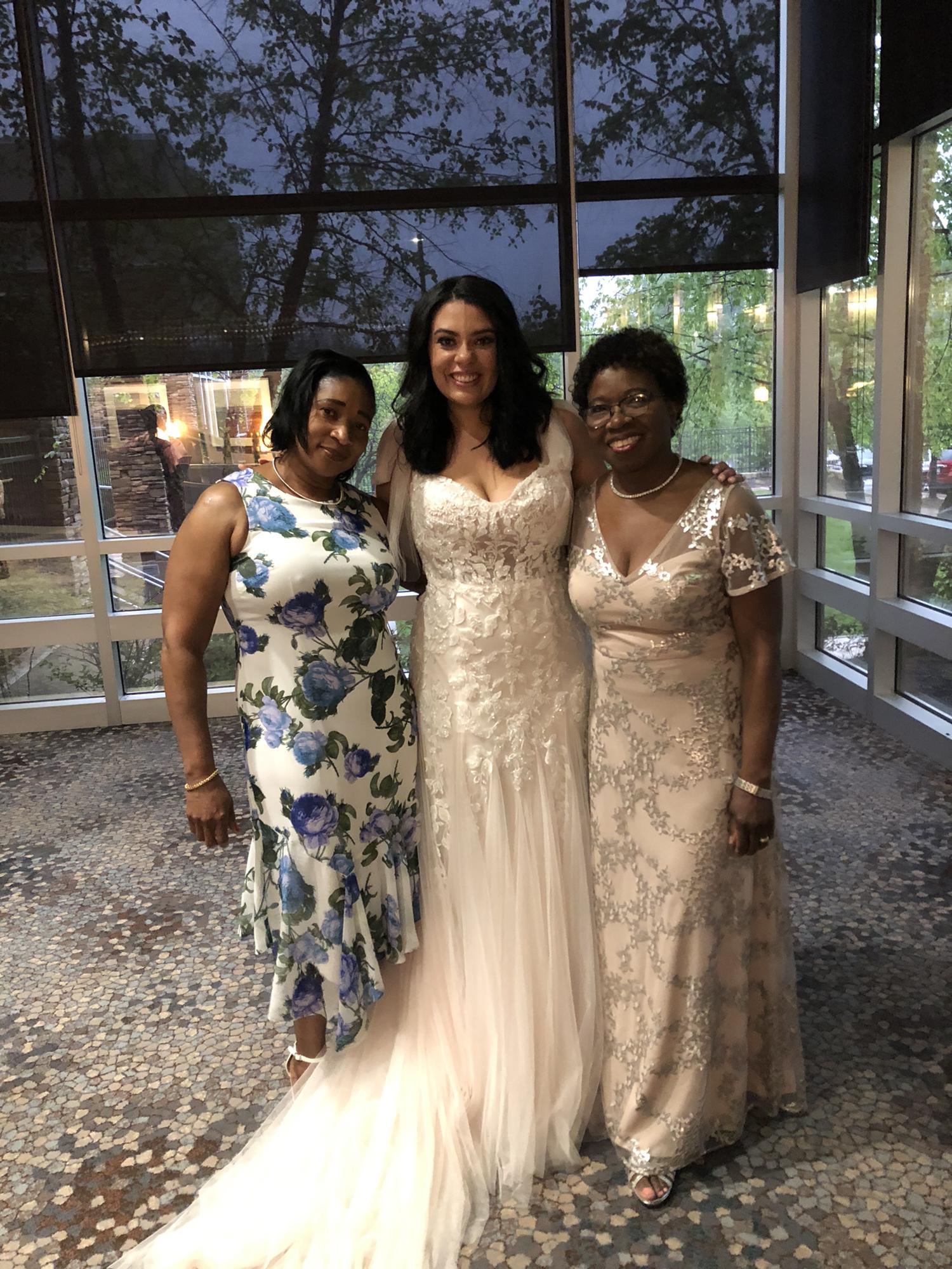 Yelnats’s mom, Hazel, and aunt, Carol