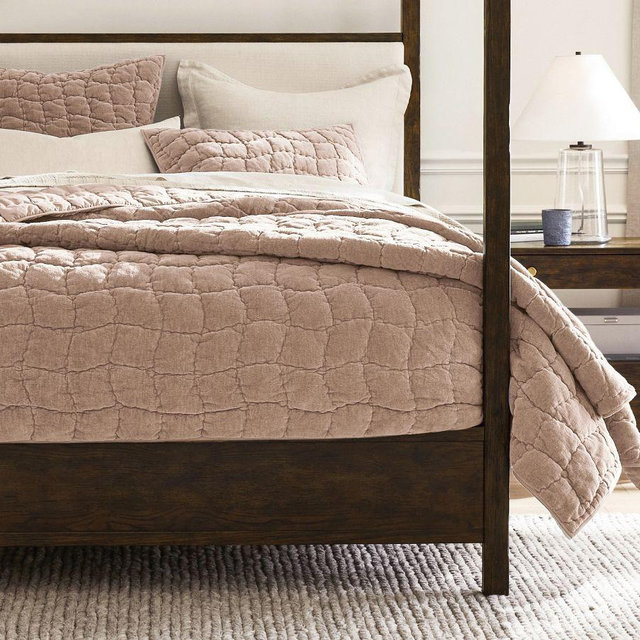 Cozy Cloud Handcrafted Quilt, Pale Lilac, King/Cal. King