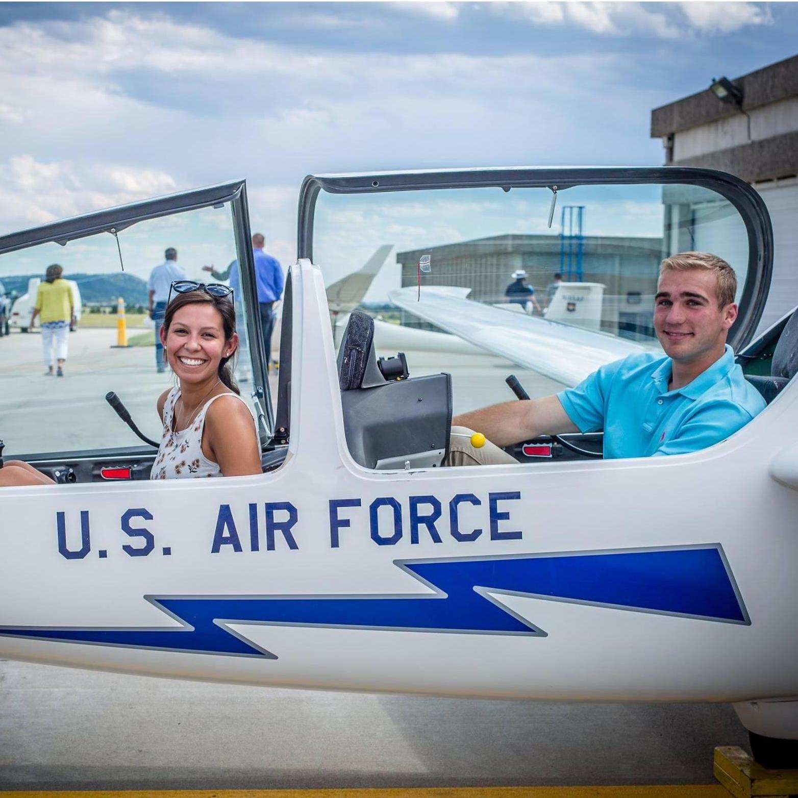 Joey was part of the USAFA Sailplane Racing Team and flew these gliders.