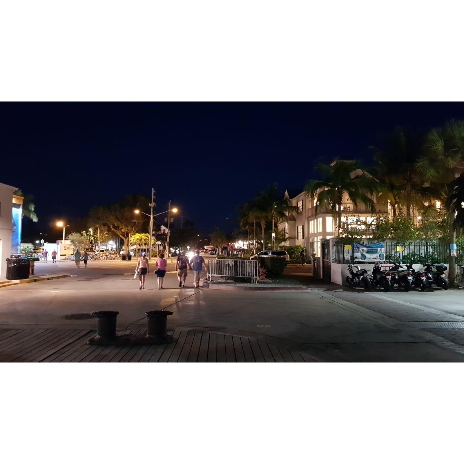Key West Harbour at night. You can see the Marker Hotel in the right corner (great hotel although some what expensive...)